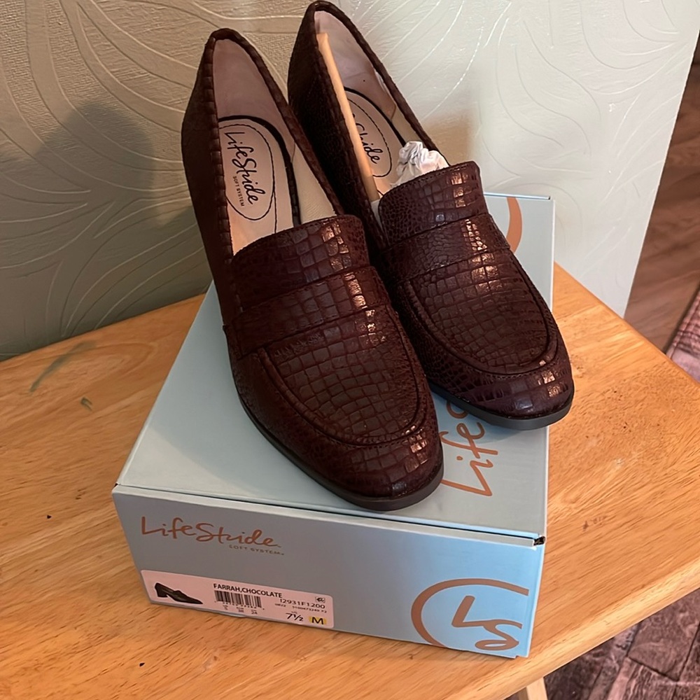 NWT LifeStride Women's Farrah Block Heel Loafer-Size 7.5 Color: Chocolate Croco